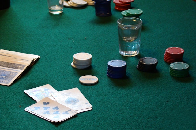 Bluffing Tactics That Work: Timing and Table Dynamics