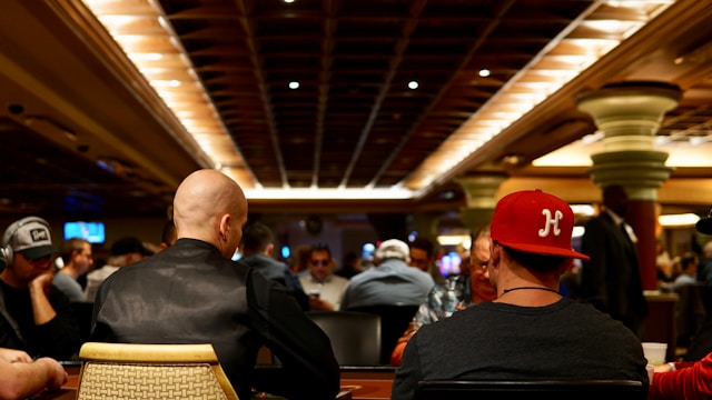 When Poker Players Need a Break: Simple Games Worth Your Time