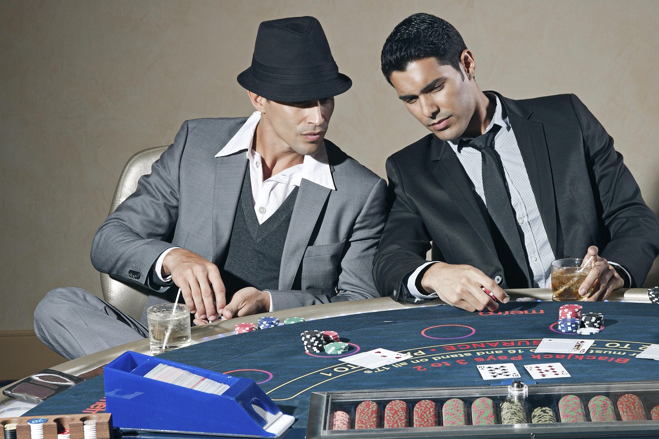 From Saloon Tables to Screens: How Poker Found a Home in Online Casinos